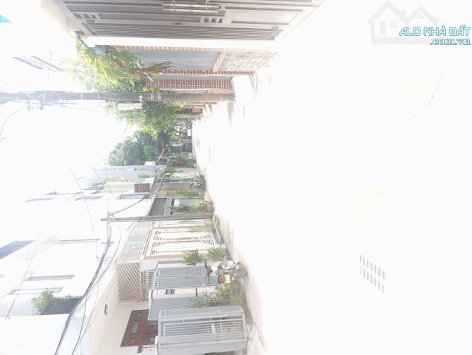 Nhà kiệt ô tô 5.5m Trưng Nữ Vương, đất vuông vắn 122m², có sân để xe – an ninh tốt - 2