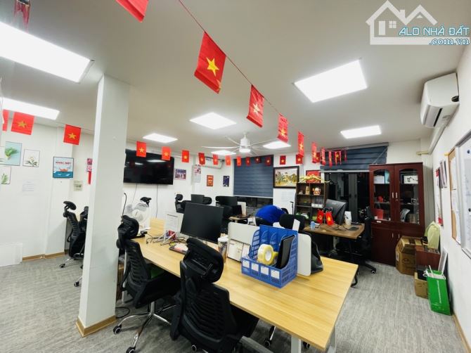 Bán nhà Doãn Kế Thiện 84m 2 thoáng, 3 tầng giá 17.9 tỉ thương lượng. - 2