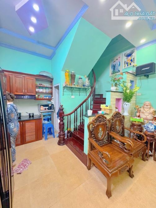 BÁN GẤP NHÀ ĐẸP HOÀNG HOA THÁM-35m-4 TẦNG -MT 5,3 m CHỈ 8🧄- DÂN XÂY-NGÕ NÔNG - GẦN Ô TÔ T - 2