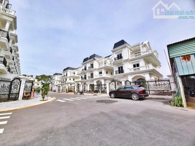Bán biệt thự 1 trệt 2 lầu, Khu Dân Cư Tín Nghĩa, phía sau nhà Hàng Cây Dừa.   + địa chỉ: t - 2