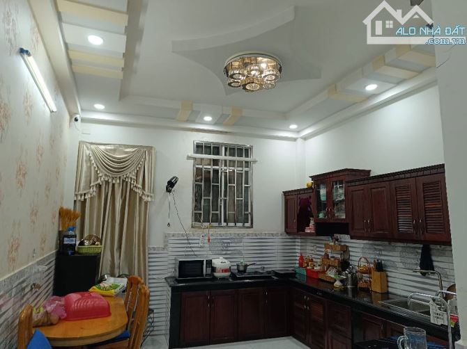 BÁN NHÀ CAO LỖ - QUẬN 8 - HẺM XE HƠI - 62M2 - 3 TẦNG BTCT - 3 PN - NHỈNH 8 TỶ. - 2
