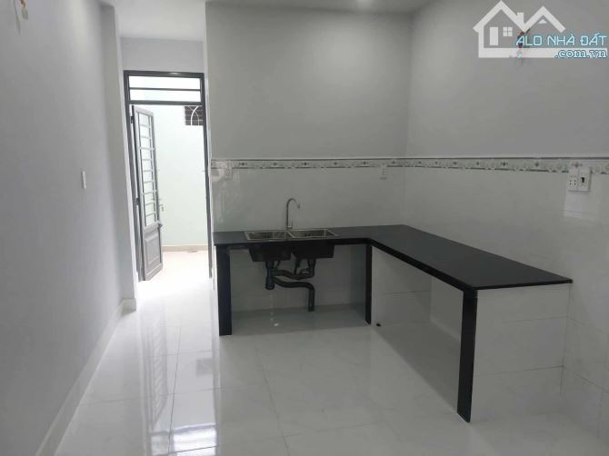 NHÀ 2 TẦNG 56M2 HẺM XE HƠI, NGAY ĐƯỜNG SONG HÀNH. KHU ẨM THỰC PHỐ ĐÊM HÓC MÔN SẦM UẤT. - 2