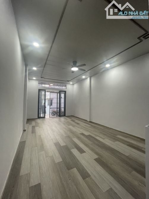 Tân Bình, nhà đẹp 2 tầng, 60m2, ngang 4m, Cù Chính Lan, Cộng Hòa, cạnh sân bay, nhỉnh 7tỷ. - 2
