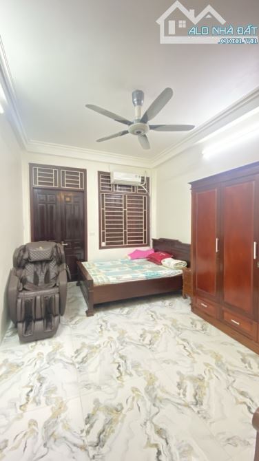 Bán Nhà LÊ TRỌNG TẤN, 36.5m² x 5 Tầng, Ngõ Thông, Vài Bước Ra Phố, Giá Đầu Tư Chỉ 7.3 Tỷ - 2