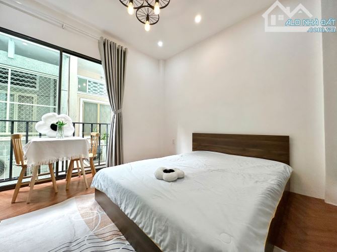 Căn hộ ngay trung tâm quận 1, cửa sổ đón nắng, gần UEH, đại học Hoa Sen, quận 3, quận 10 - 2
