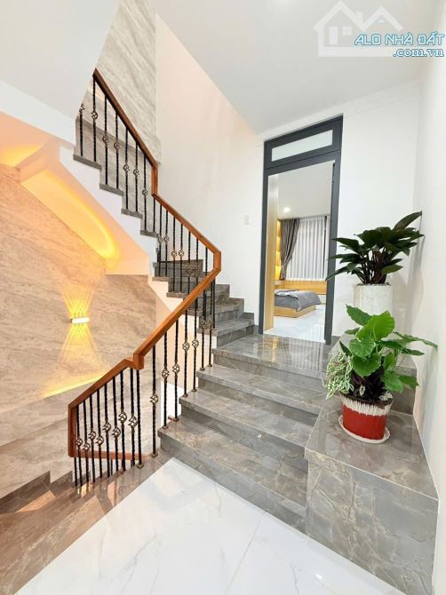 NHÀ FULL NỘI THẤT MẶT TIỀN TRẦN KHẮC TRÂN: GIÁ 5,38 tỷ - 2
