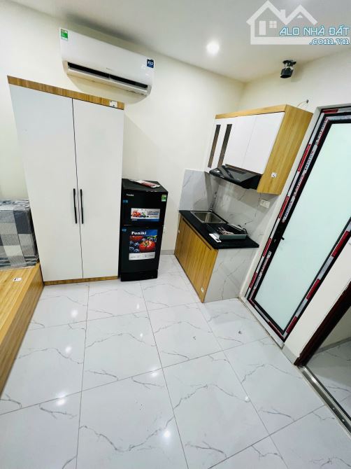 Cho Thuê CCMN Ngõ 111 Quan Hoa Cầu Giấy 25m2 Studio Ban Công Cửa Sổ Thang Máy Ban Công 23P - 2