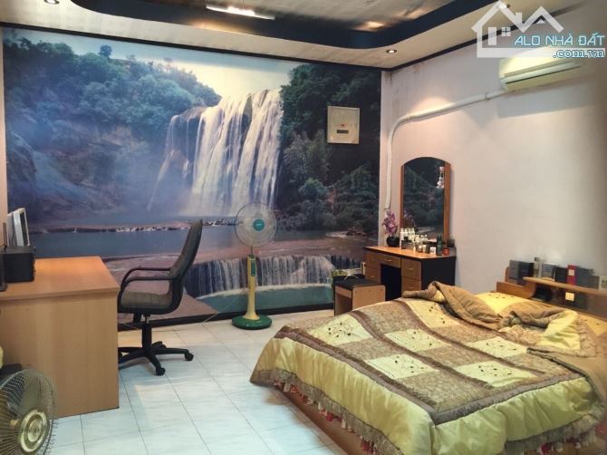 Quận 11- Lý Nam Đế- 4 tầng BTCT Sổ vuông HC đủ giá chỉ 9TXX. - 2