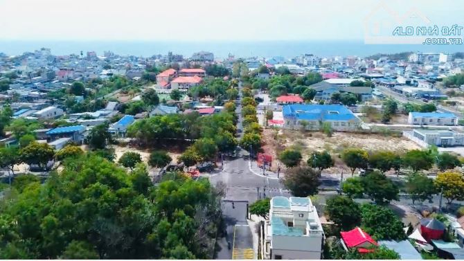 🔺Mặt tiền Nguyễn Tất Thành đi thẳng ra quảng trường Phước Hải chỉ 700m  DT 8x20 156m2 có - 2