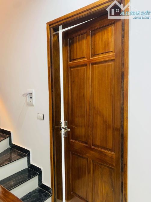 Bán nhà 40m 4 tầng Ngã ba Lạc Thị, Ngọc Hồi Chỉ 5 tỷ - 2