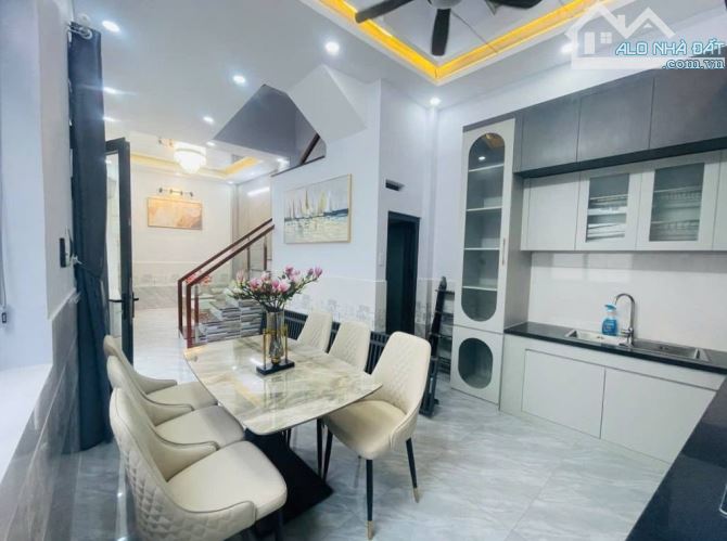 KẾ BÊN KDC NAM LONG - NHÀ 3 TẦNG - VIEW PHÁO HOA TOÀN THÀNH PHỐ - TẶNG ĐẦY ĐỦ NỘI THẤT MỚI - 2