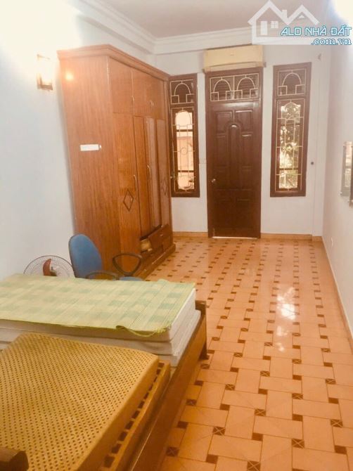 Cho thuê nhà nguyên căn 30m x 4.5 tầng Lĩnh Nam, Mai Động, Hoàng Mai. Giá 10 triệu - 2