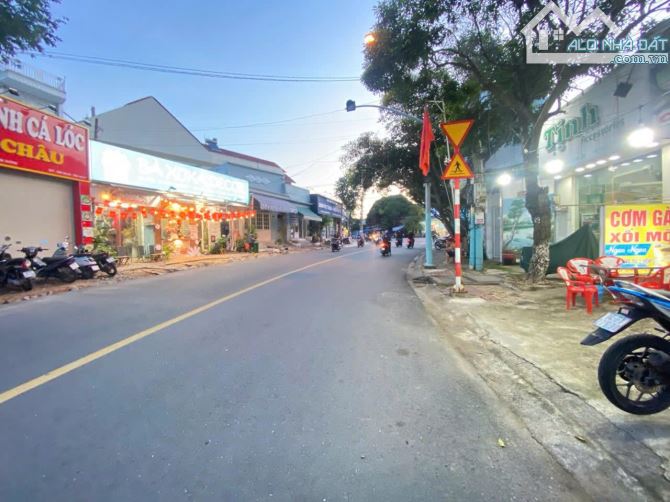 Bán nhà 1T1L 6x28m hoàn công, mặt tiền Trần Quốc Toản p.Dĩ An, đang thuê 28tr/th - 3