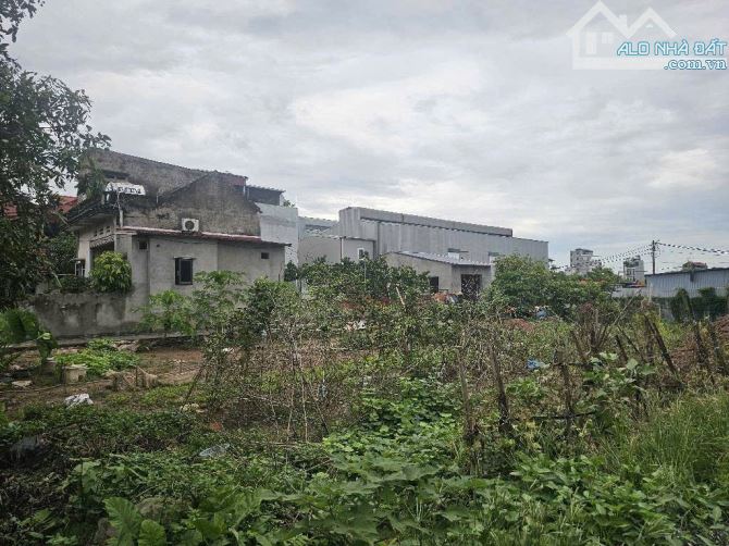 hàng f0 chủ đang tách sổ,cách cầu đông trù 1km, ô tô tránh - 3