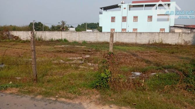 Cần bán đất góc 2 mặt tiền đường Lê Thị Kịa 1/ Ngắn TL7 vào 50m 1058m2 có 600m thổ cư - 2