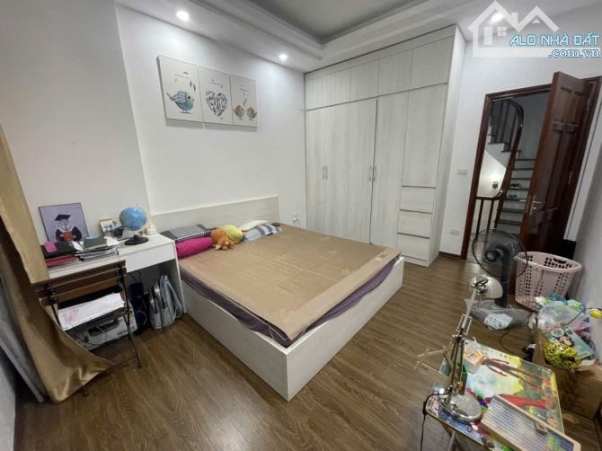 Bán nhà Nguyễn Văn Cừ dân xây 4 tầng ngõ thông ô tô đỗ - 3