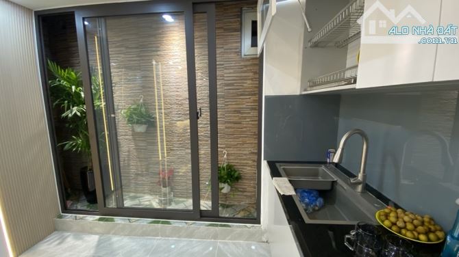 Bán nhà La Thành Giảng Võ  gần phố , nhà đẹp như khách sạn 2 thoáng full nội thất cao cấp - 3