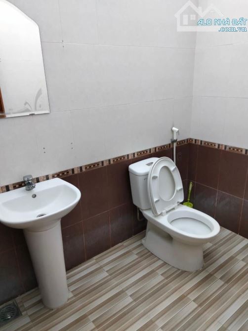 BÁN NHÀ CẤP 4 HẺM AMA KHÊ - PHƯỜNG TÂN LẬP - 3
