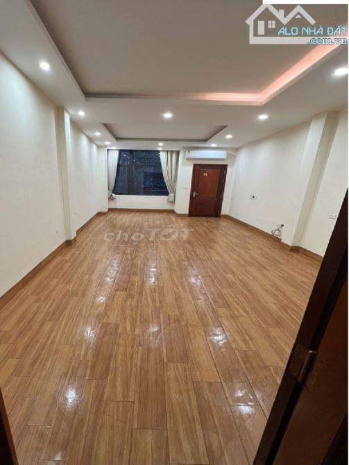 Cho thuê căn nhà mặt ngõ 3 phố Phạm Tuấn Tài, Diện tích 60m2 x 6 tầng xây thông, đường 12m - 2