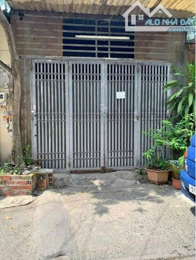 Bán gấp căn nhà c4 ở Hóc Môn, để có tiền cho con qua nước ngoài. DT 57m2, giá 810 triệu. - 3