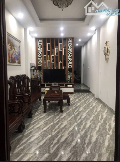 Cho thuê nhà nguyên căn 50m2- 4 tầng - Việt Hưng- Long Biên- ở sướng - 3