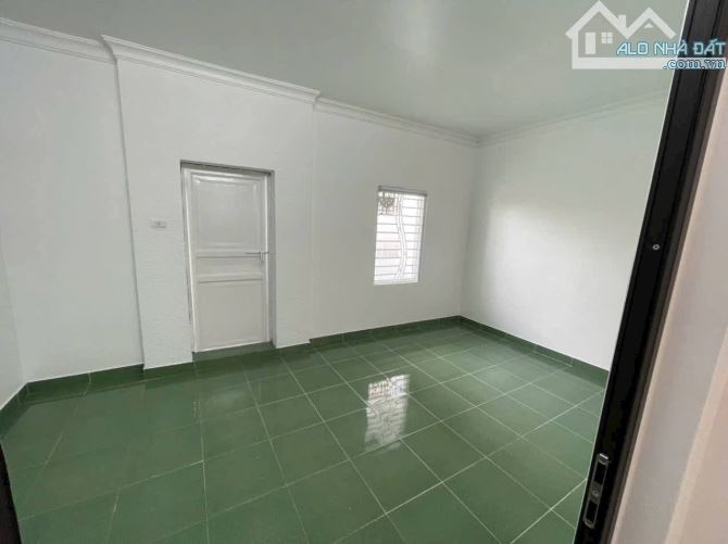 6 tỷ 550 𝐁𝐚́𝐧  nhà 4 Tầng ngay Ngã 3Văn Cao cắt Ngô Gia tự  Nhà có Gara ô tô để được 2 - 3
