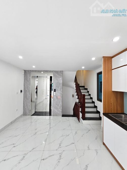 Bán gấp, 6 tầng thang máy, DT 50M2. OTO 7 chỗ vào tận nhà tại Giang Biên - 3