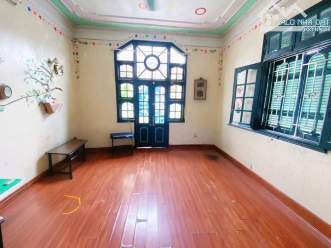 Bán nhà mặt hồ Tai Trâu - Long Biên - 52m2 x 4 tầng - giá 13,5 tỷ