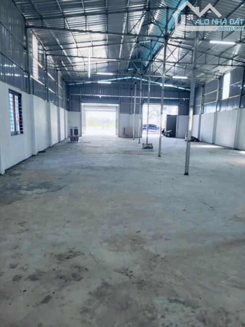 Cho thuê 500m2 gần cầu thạch bích - 3