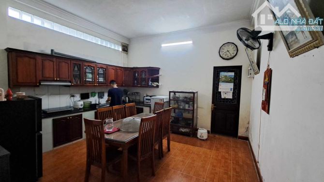 Bán nhà Phúc Lợi, dt 100m2, chỉ 10 tỷ xíu, oto 7 chỗ vào nhà, vị trí hiếm - 3