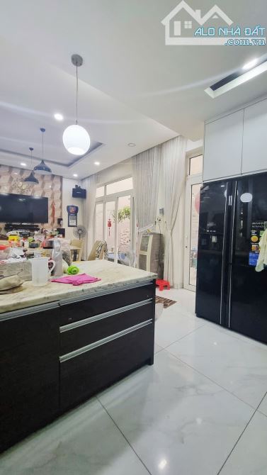 HIẾM KDC BÔNG SAO NGANG KHỦNG 8M - 128m2 - 4 TẦNG - XE HƠI ĐỖ CỬA - CÔNG VIÊN - 24.5 TỶ TL - 3