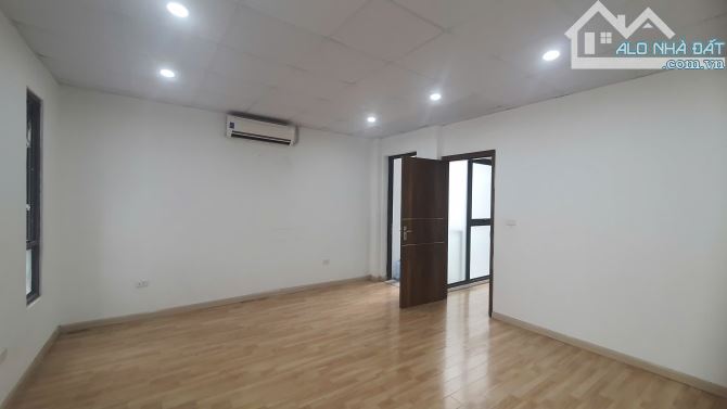 Cho thuê biệt thự KĐT Dương Nội, DT 180m2, 4 tầng, có điều hòa, ô tô đỗ thoải mái - 3