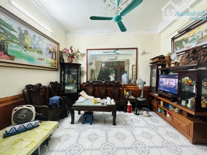 BÁN NHÀ NGUYỄN NGỌC VŨ - NHÀ ĐẸP - CỰC GẦN PHỐ - Ô TÔ - 20M RA Ô TÔ TRÁNH - 41M2, 4 TẦNG - 3