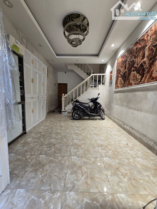 Bán nhà Kim Đồng, 50 m2, 4 tầng, ô tô đỗ cửa, để trong nhà, gần phố, 13.9 tỷ - 3