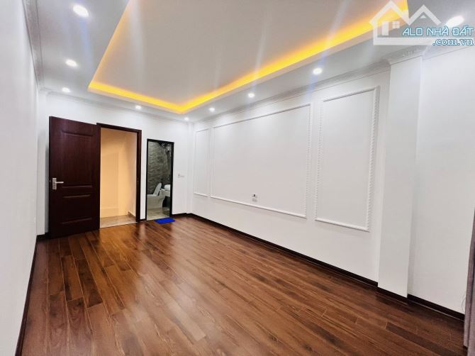 BÁN NHÀ LÁNG HẠ ĐỐNG ĐA 32m 5Tầng Mt 3.7m GIÁ 7.7 TỶ LÔ GÓC NGÕ THÔNG KINH DOANH. - 3