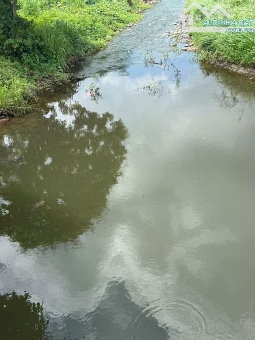 View suối tại Đá Bạc Châu Đức Bà Rịa - Giá Bán: 1 tỷ 180 triệu với DT: 1.000m2 - 3