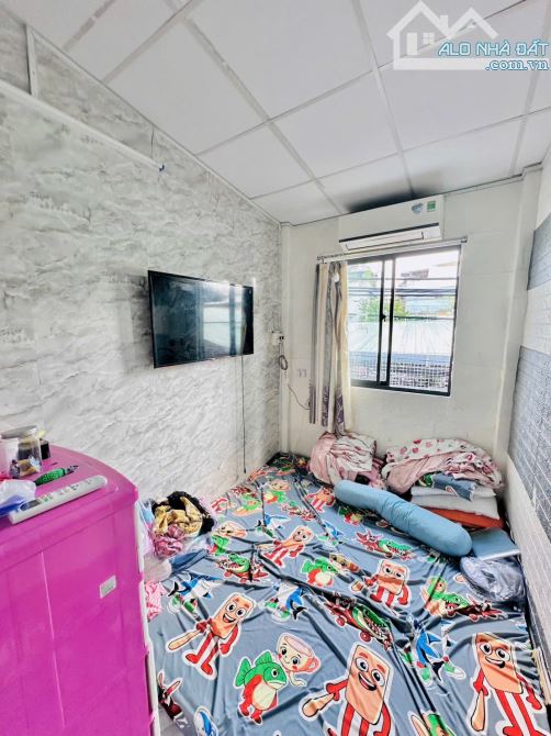 BÁN NHÀ NHỎ Q4 SIÊU MỎNG 2 TẤM GIÁ 1TỈ5 Xx DT 10m2 HẺM TRƯỚC NHÀ 6M SỔ RIÊNG GIÁP Q1 HIẾM - 3