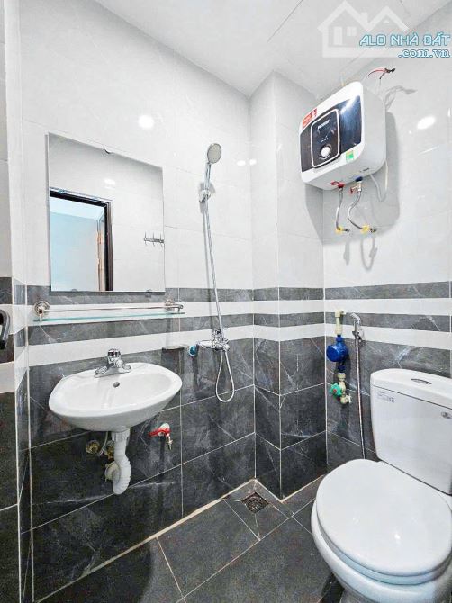 BÁN TOÀ CCMN THANH XUÂN, D.THU 120TR/TH, THANG MÁY, BA GÁC TRÁNH, 80M2x7T, GIÁ 20 TỶ - 3