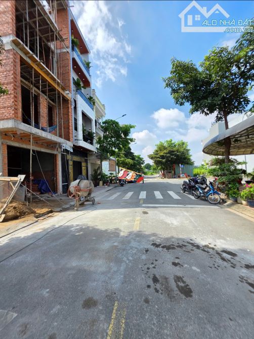 Bán nhà mới 1T2L 5x12m, đường D4 KDC Phúc Đạt p.Tân Đông Hiệp, full nội thất - 3