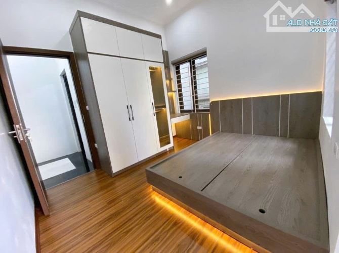 10 TỶ NHÀ CẦU GIẤY 6 TẦNG THANG MÁY FULL NỘI THẤT Ở LUÔN - 3