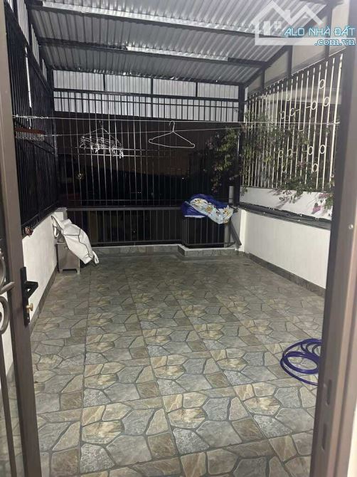 NHÀ ĐẸP – GIÁ TỐT – NHỈNH 8 tỷ - Khu vực gần các trường ĐH và bệnh viện lớn - 3