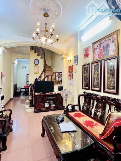 Khu vực đông dân cư, Trường học các cấp, các trường đại học quốc gia, Đại học, các T - 3
