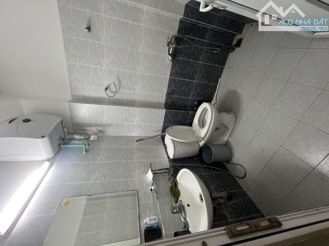 Cho thuê nhà mặt phố Trần Tử Bình, Cầu Giấy: 45m, 5 tầng. 17 triệu/ tháng - 3