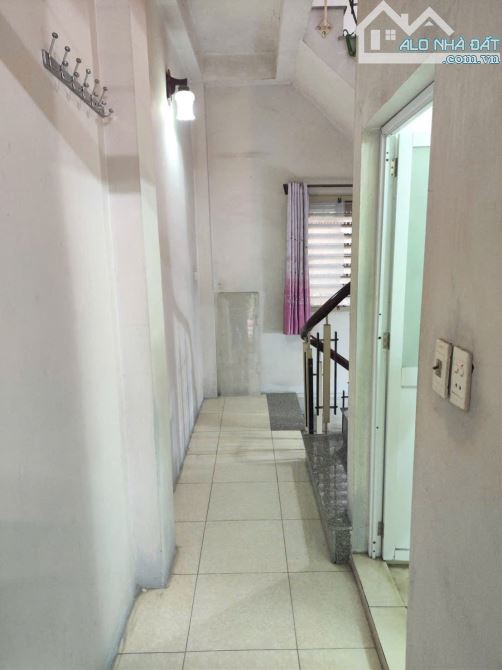 bán nhà Mặt phố Đê La Thành nhỏ, Đống Đa DT 32m( từ T2 35m)5 Tầng,MT 3m 🧧Gia 12,5 Tỷ - 3