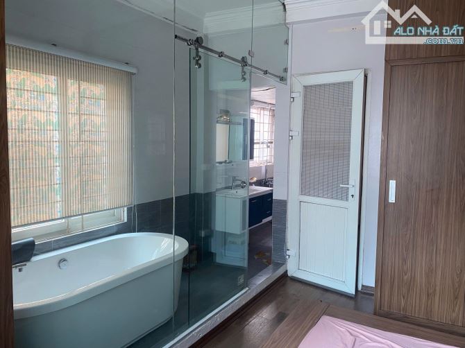 Cho thuê nhà ngõ 5 Hoàng Quốc Việt dt 38mx 5 tầng, 3 Pn, 4 wc, đủ đồ, 12tr/th - 3