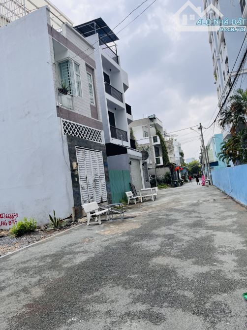 Nhà 1 trệt 1 lầu, hẻm ô tô,tam bình, tam Phú, kế chung cư Đạt Gia,5,4 tỷ - 3