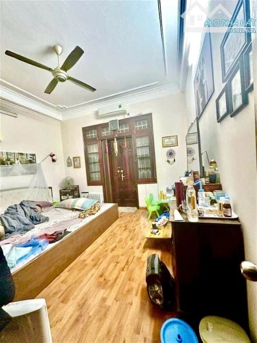 Bán nhà phân lô phố Hoàng Quốc Việt 54M, gara, ô tô đỗ tránh, lô góc, kinh doanh, mặt tiền - 3