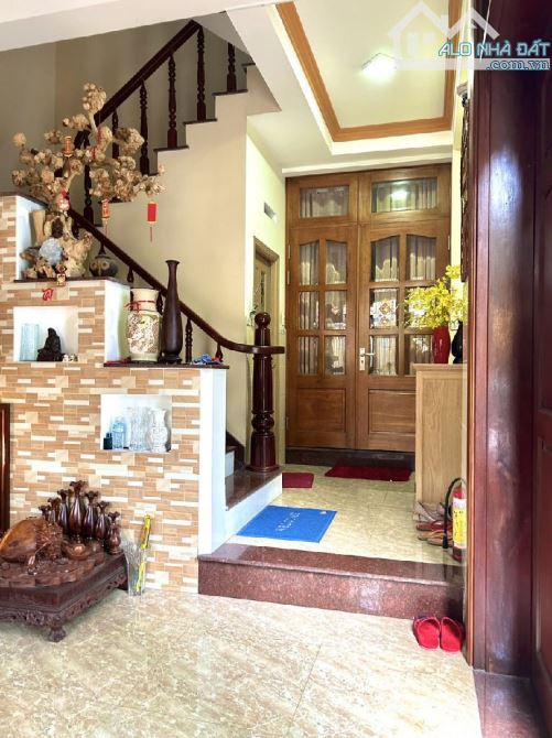 NGAY ĐH HỒNG BÀNG - LÔ GÓC KHÔNG LỘ GIỚI - 7 TẦNG - DÒNG TIỀN 54 TRIỆU/ TH - GIÁ TL - 3