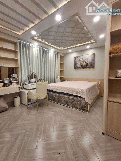 BÁN NHÀ PHỐ QUẬN 7, HUỲNH TẤN PHÁT, GẦN GÒ Ô MÔI, 3 TẦNG, 5.5M x 15 M , CHỈ 8.x TỶ - 3