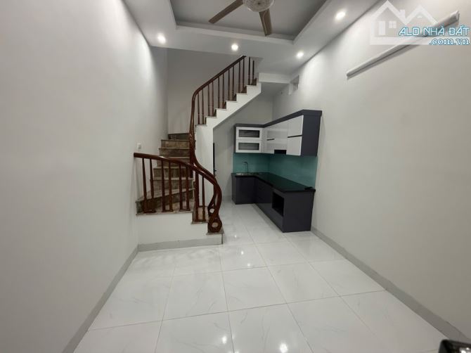 Ngay gần mặt ngõ, kinh doanh sầm uất - 3